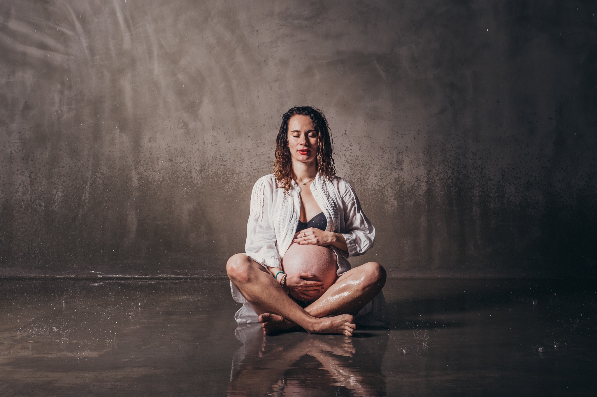 Portret ciążowy w studio — Fotogłos