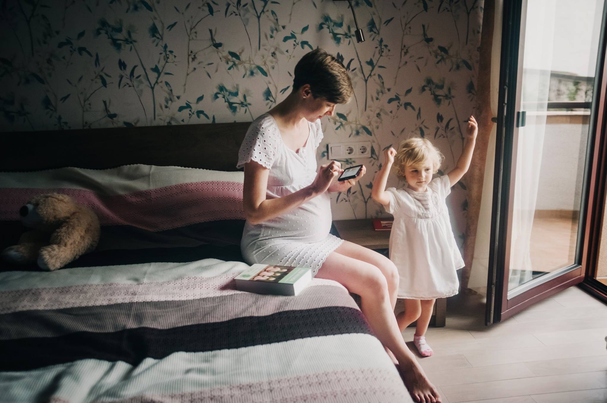 Przyszła mama z córką — Fotogłos