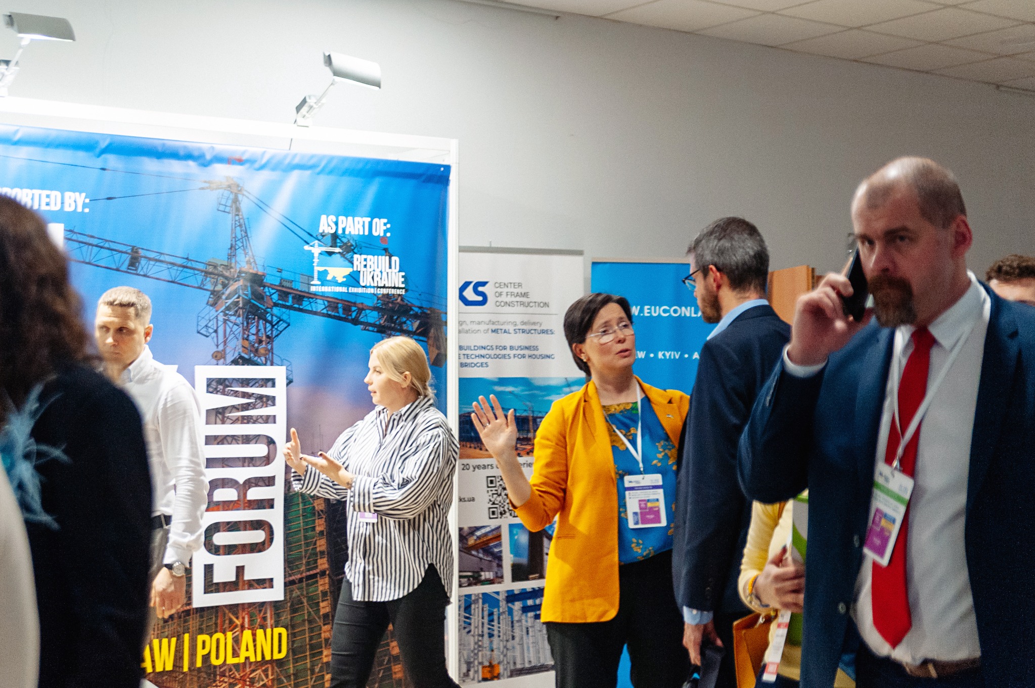 Reportaż z konferencji — kadr 2 — Fotogłos