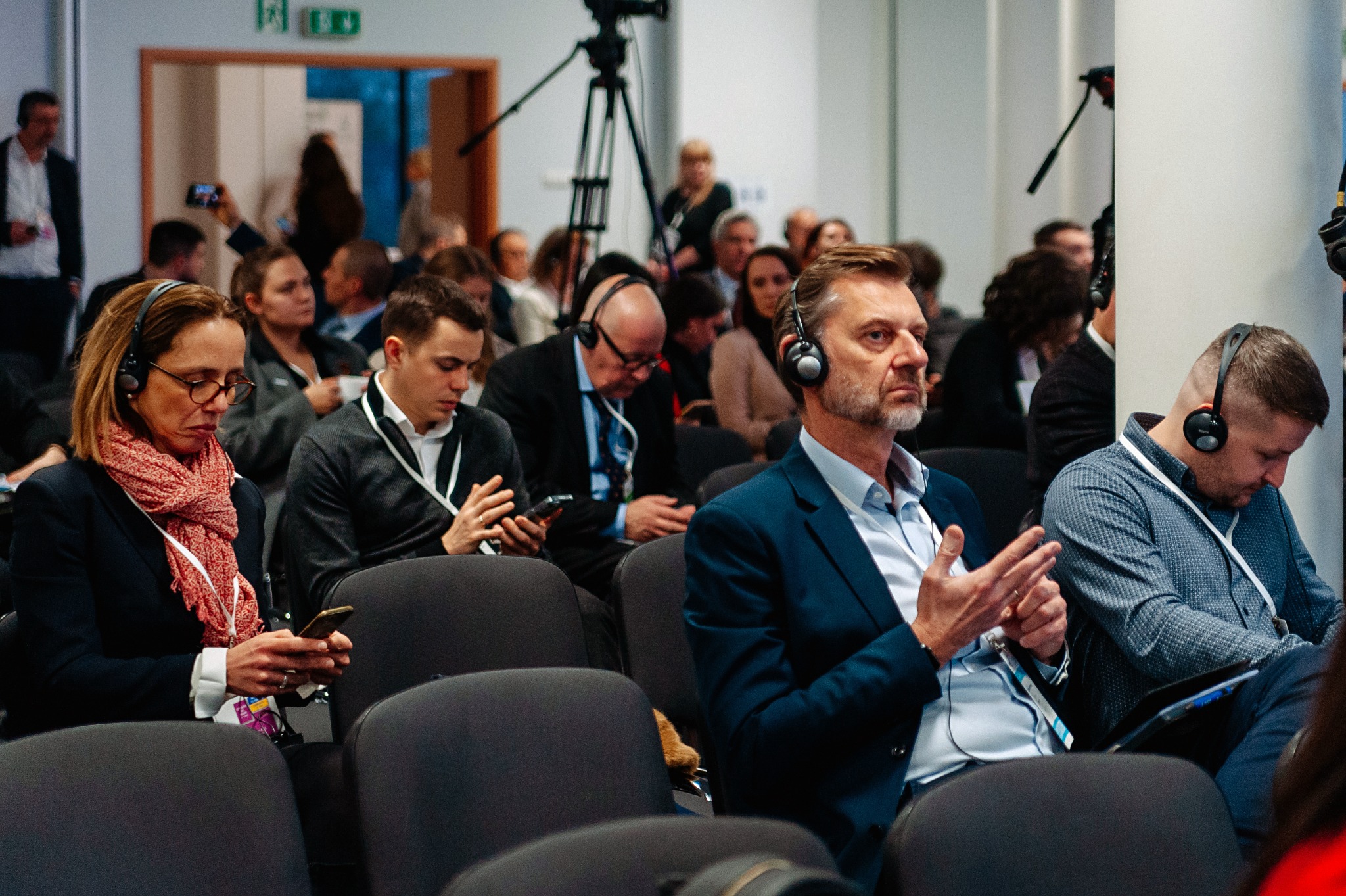 Reportaż z konferencji — kadr 5 — Fotogłos