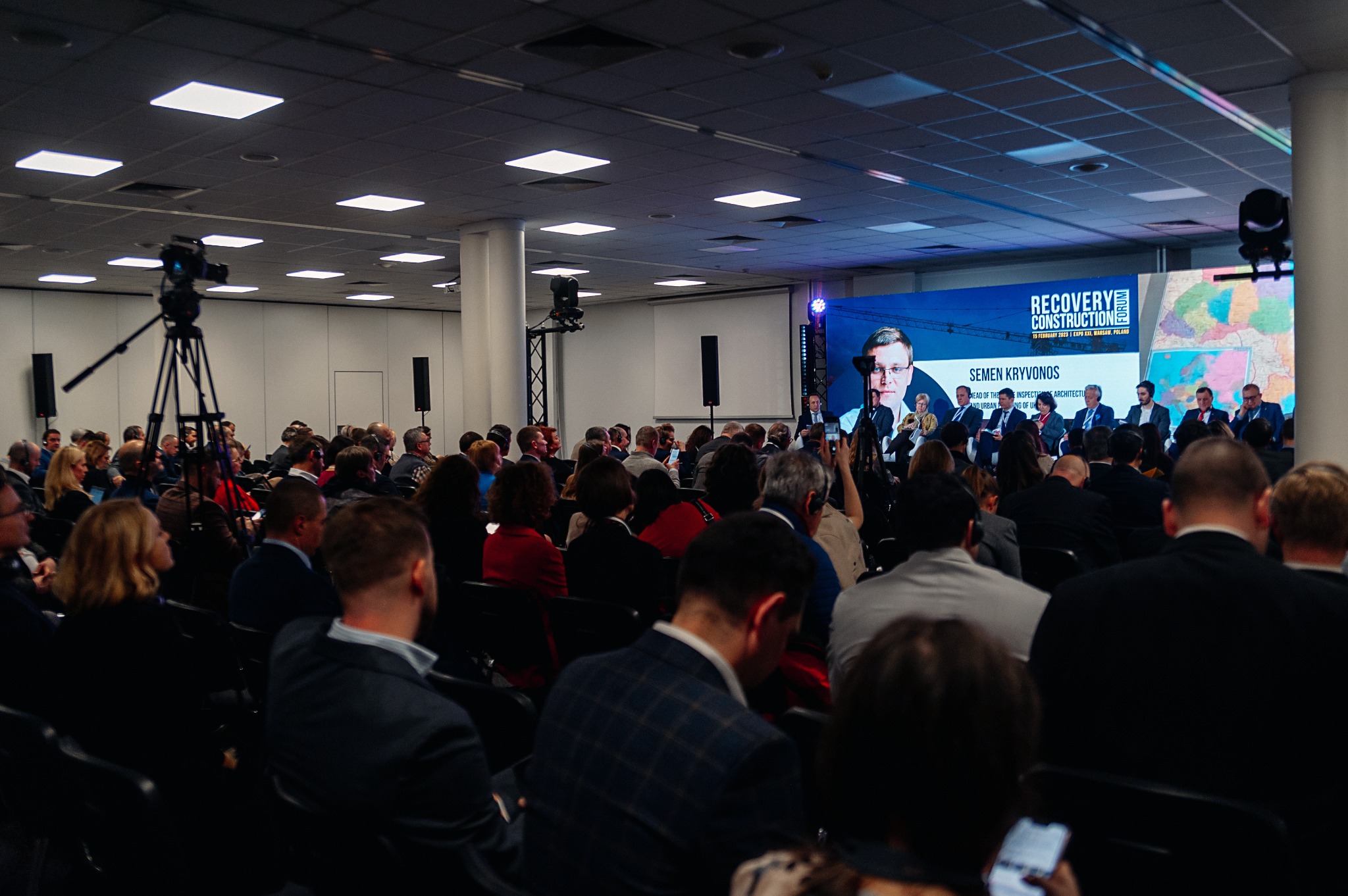 Reportaż z konferencji — kadr 6 — Fotogłos
