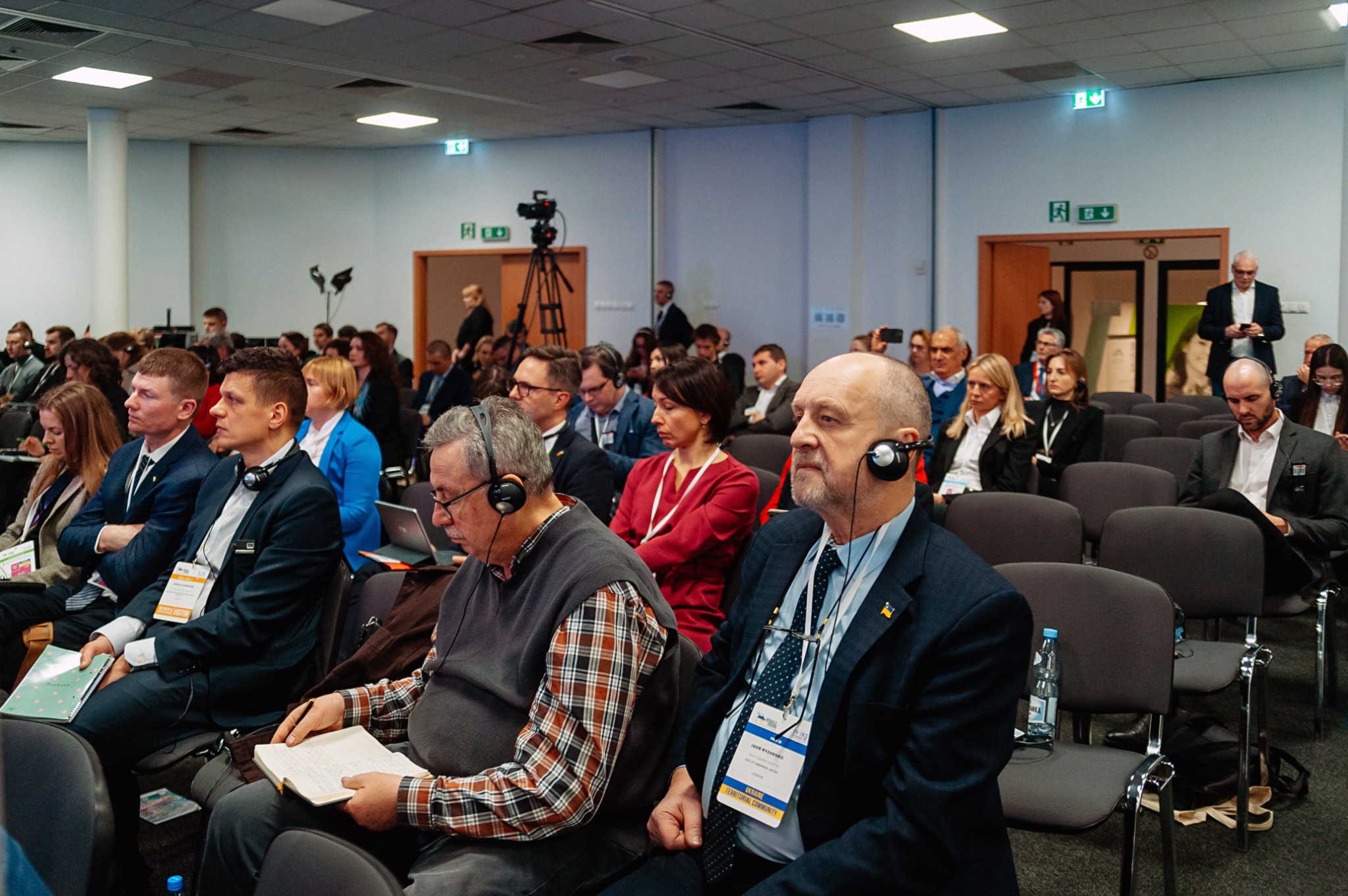 Reportaż z konferencji — kadr 8 — Fotogłos